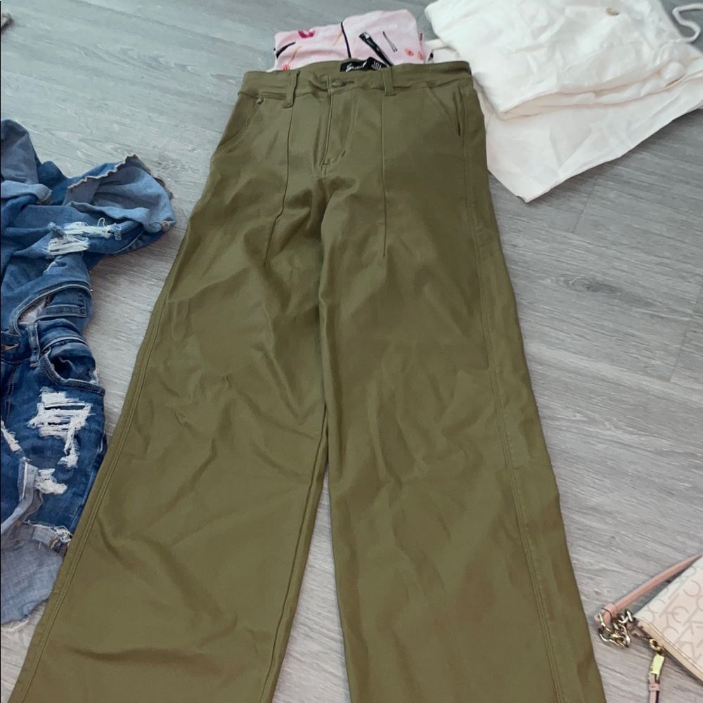 Seven7 Women's Olive Straight Leg Pants